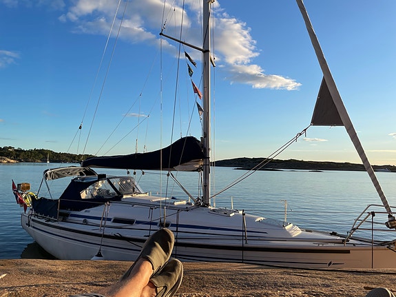 Bavaria 34 AC. Romslig og velutstyrt turseiler 2 of 5