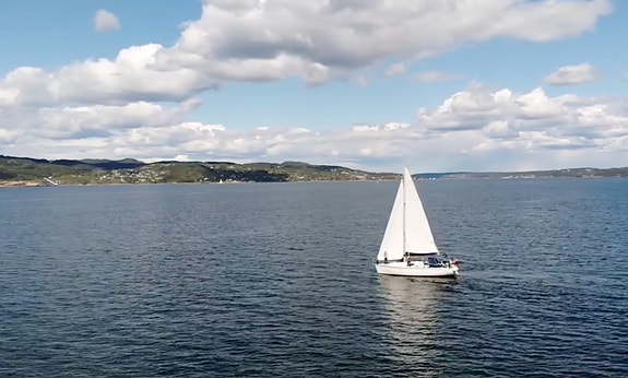 Bavaria 34 AC. Romslig og velutstyrt turseiler 5 of 5
