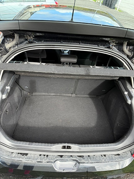 Peugeot 308 8 of 13