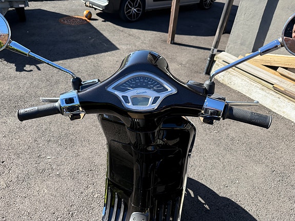 Vespa PRIMAVERA 5 of 11