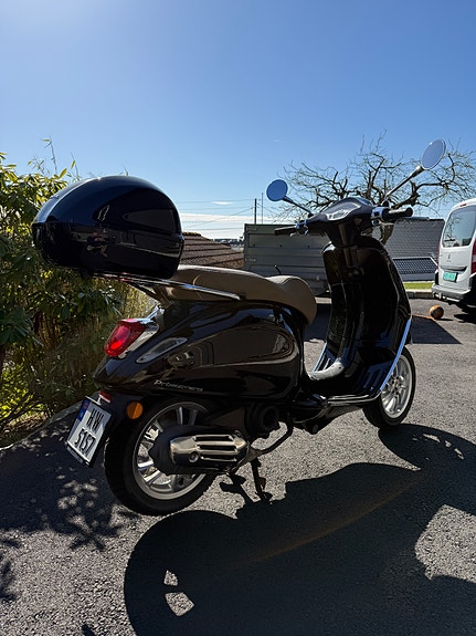 Vespa PRIMAVERA 3 of 11