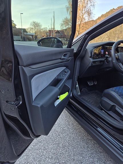 Volkswagen Golf VIII 10 of 22