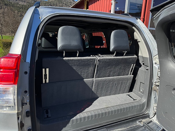 Toyota Land Cruiser 17 of 17