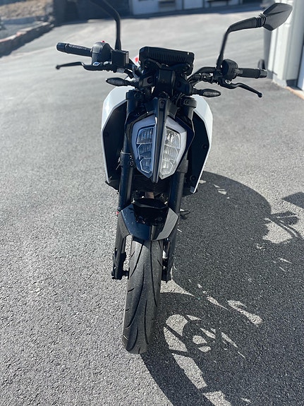 KTM 390 Duke 2 of 8