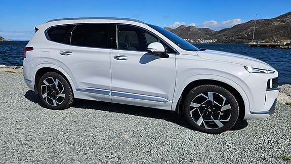 Hyundai Santa Fe 2 of 30