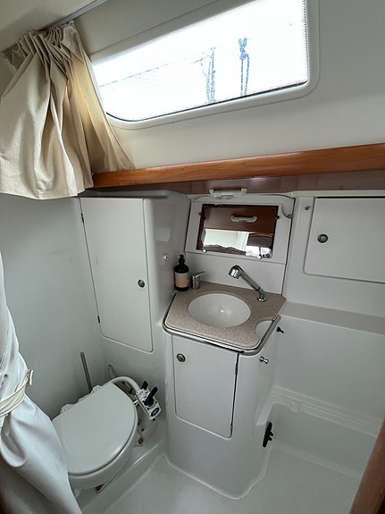 Jeanneau Sun Odyssey 40.3 leies ut. Stor og flott turseiler. 11 of 12