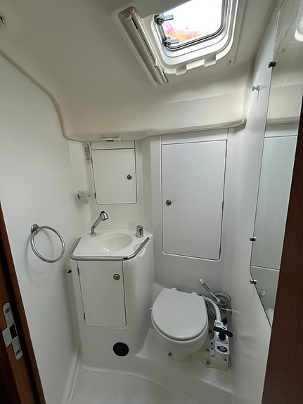 Jeanneau Sun Odyssey 40.3 leies ut. Stor og flott turseiler. 9 of 12
