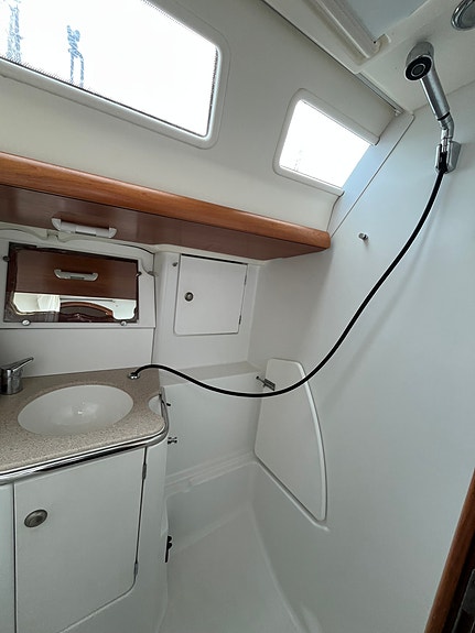 Jeanneau Sun Odyssey 40.3 leies ut. Stor og flott turseiler. 10 of 12