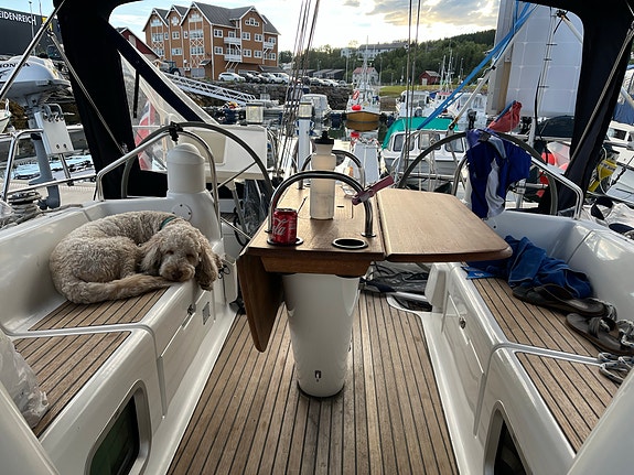 Jeanneau Sun Odyssey 40.3 leies ut. Stor og flott turseiler. 3 of 12