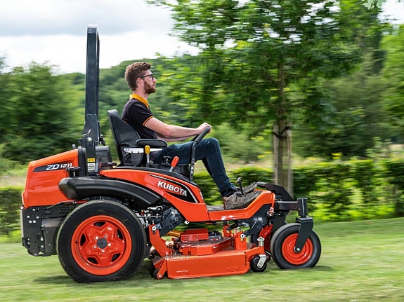 Kubota ZD1211 diesel