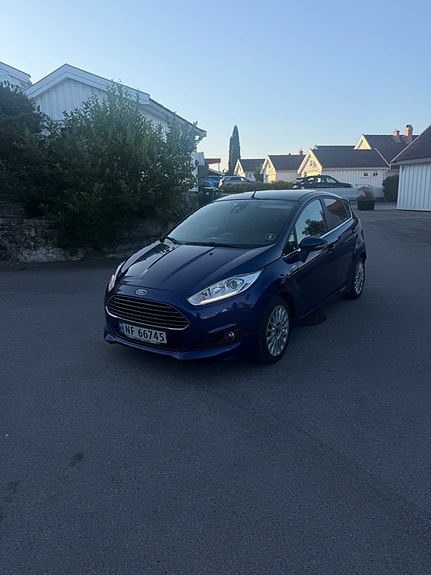 Ford Fiesta 4 of 5