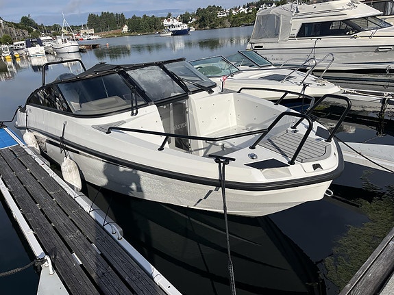 2022. Finnmaster R6.  Yamaha 150XB , Edition 1. Kjøleskuff. Lite timer.