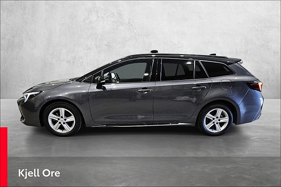 Toyota Corolla 2 of 18