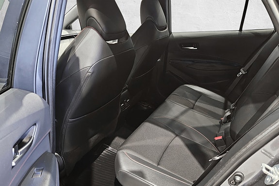 Toyota Corolla 13 of 18