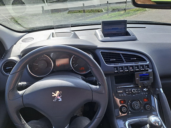 Peugeot 3008 3 of 5