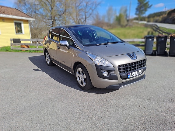 Peugeot 3008 2 of 5
