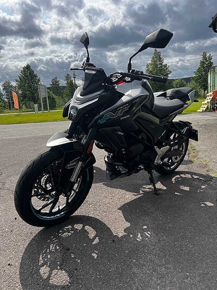 CFMOTO 125 NK 11 of 13