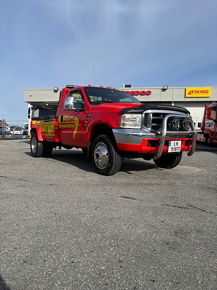 Ford F450 2 of 5