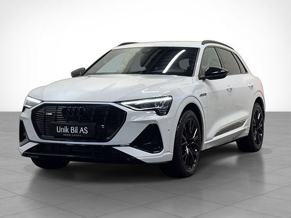 Audi e-tron 3 of 5