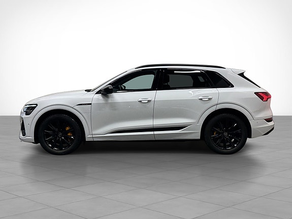 Audi e-tron 5 of 5
