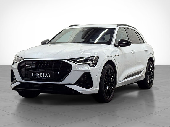 Audi e-tron 4 of 5