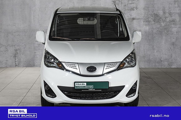BYD T3 2 of 13