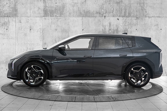 Kia EV4 8 of 26