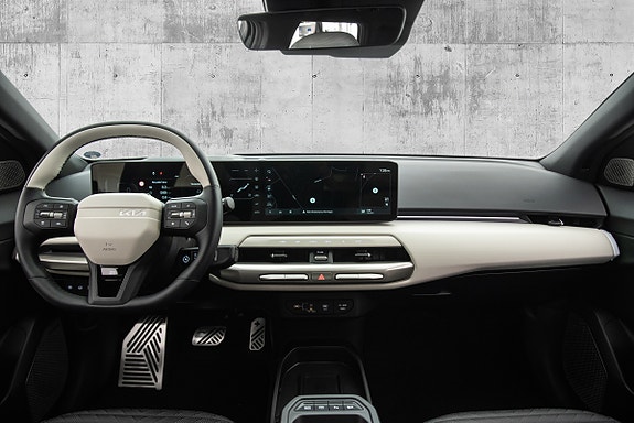 Kia EV4 13 of 26