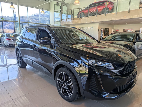 Peugeot 5008 3 of 5