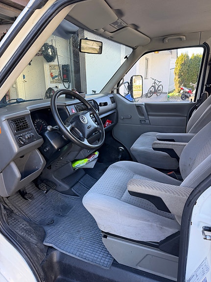 Volkswagen Transporter 10 of 13