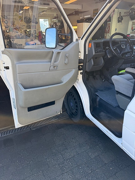 Volkswagen Transporter 12 of 13
