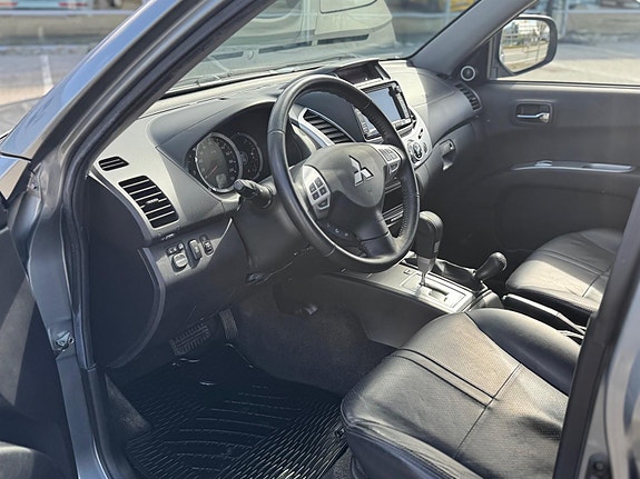 Mitsubishi L200 12 of 30