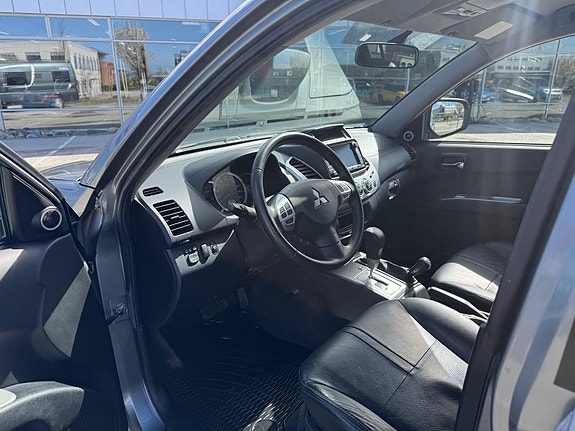 Mitsubishi L200 13 of 30
