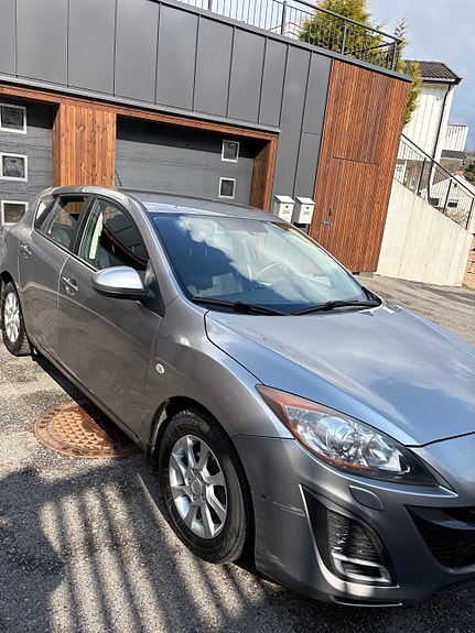 Mazda 3 2 of 17