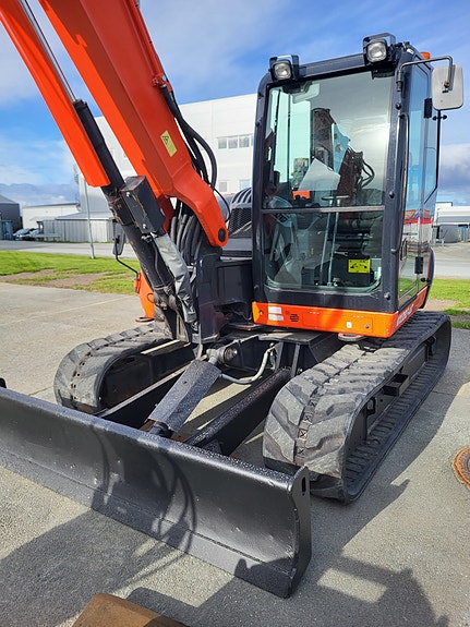 Kubota KX80-4 3 of 21