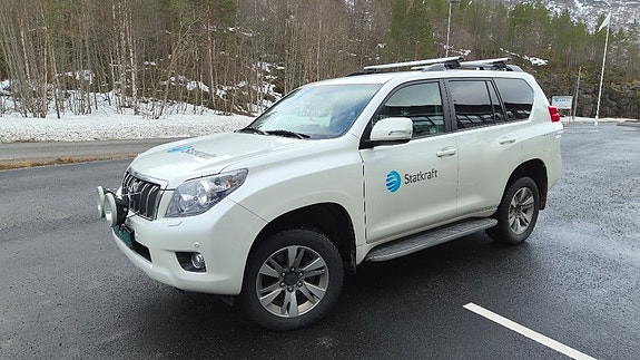 Toyota Land Cruiser 2 of 5