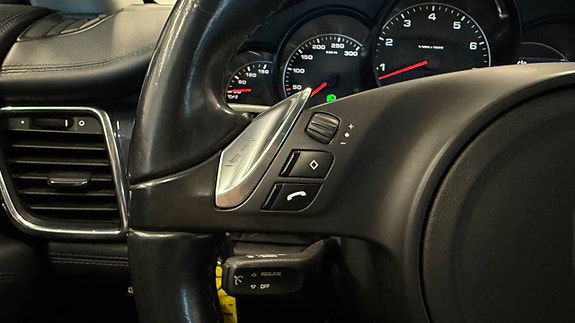 Porsche Panamera 4 20 of 30