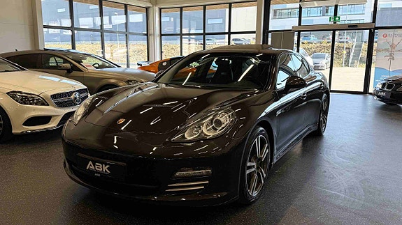 Porsche Panamera 2 of 5