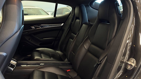 Porsche Panamera 4 29 of 30