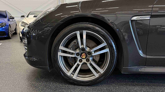 Porsche Panamera 4 14 of 30