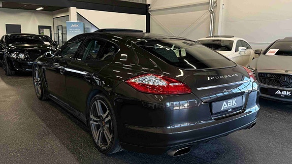 Porsche Panamera 4 11 of 30