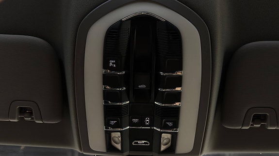 Porsche Panamera 4 28 of 30