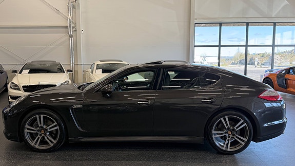 Porsche Panamera 4 13 of 30