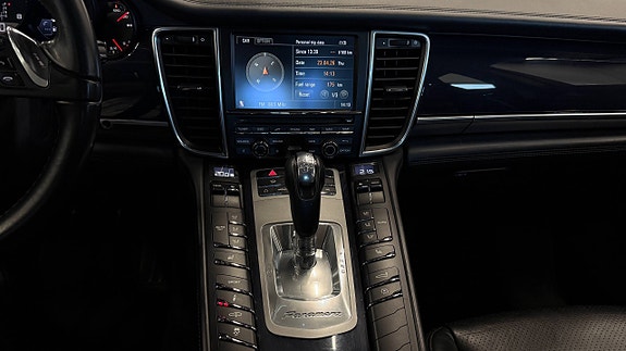 Porsche Panamera 4 24 of 30
