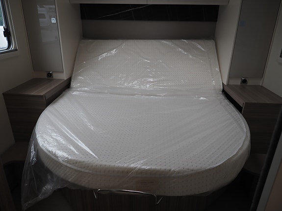 Bürstner Lyseo I 736 - Face to face - Stekeovn - Queen bed - Alde 20 of 30