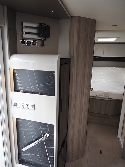Bürstner Lyseo I 736 - Face to face - Stekeovn - Queen bed - Alde 12 of 30