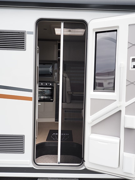Bürstner Lyseo I 736 - Face to face - Stekeovn - Queen bed - Alde 5 of 30