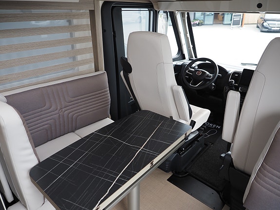 Bürstner Lyseo I 736 - Face to face - Stekeovn - Queen bed - Alde 8 of 30