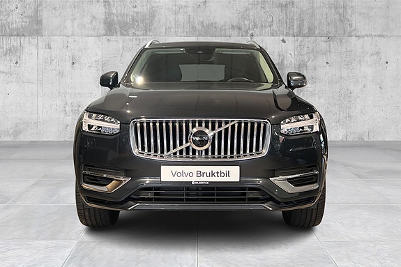 Volvo XC90 2 of 5