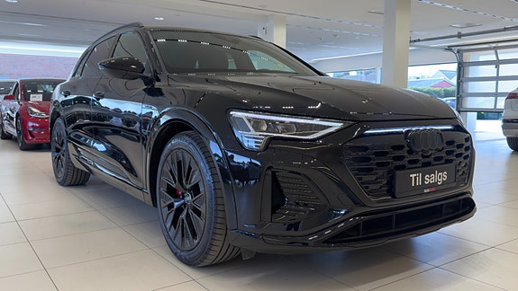 Audi Q8 3 of 5